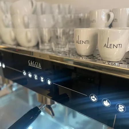 Alenti מלון סיטגס