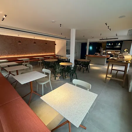 Ξενοδοχείο Alenti Σίτζες