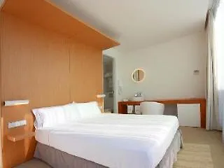 Alenti ホテル シッチェス